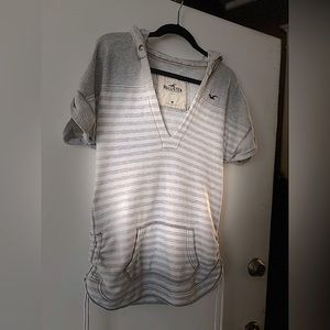 Sold Hollister V Neck Short-Sleeved Spring Pull Over Hoodie